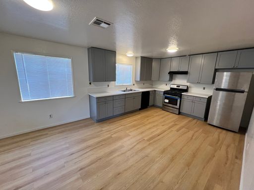 Newly remodel 2 Bedroom 1 1/2 Bath Townhouse In Bellflower – photo 1