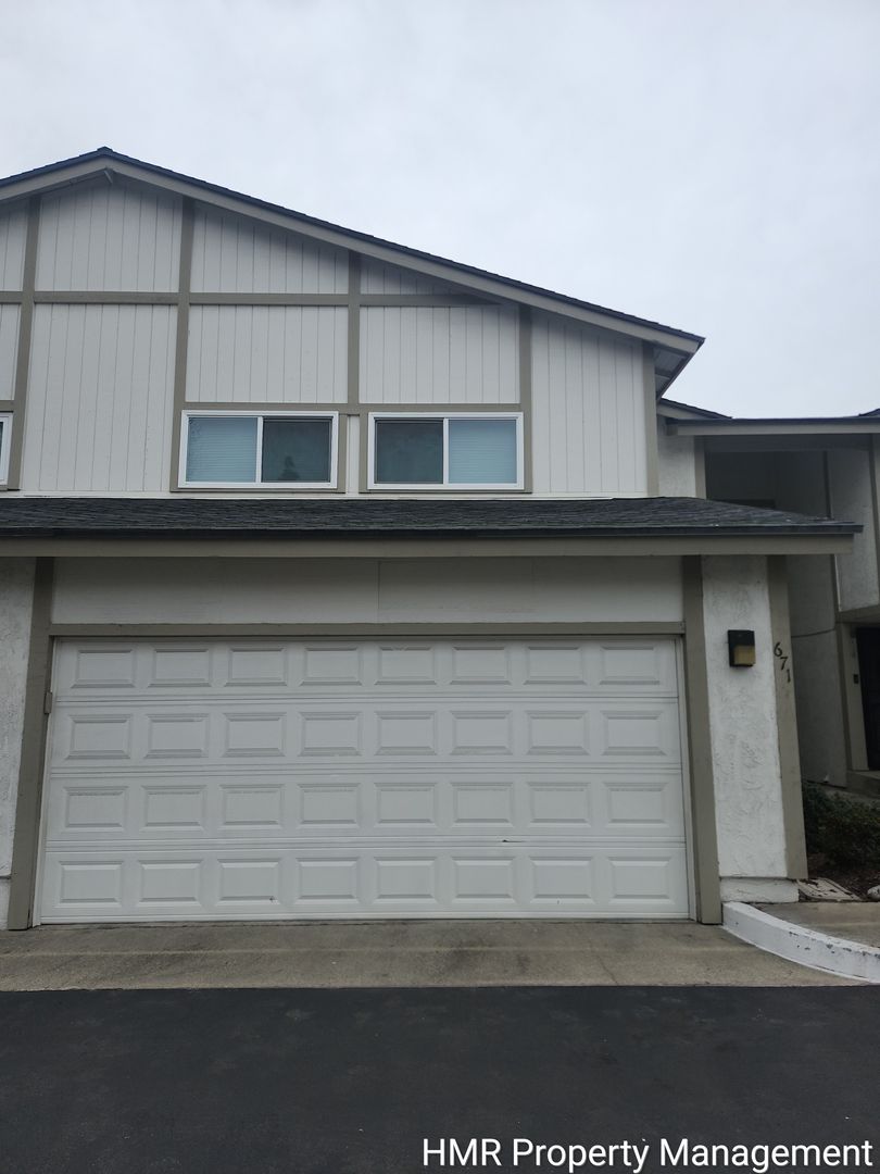 Claremont Condo: 671 S. College Ave.