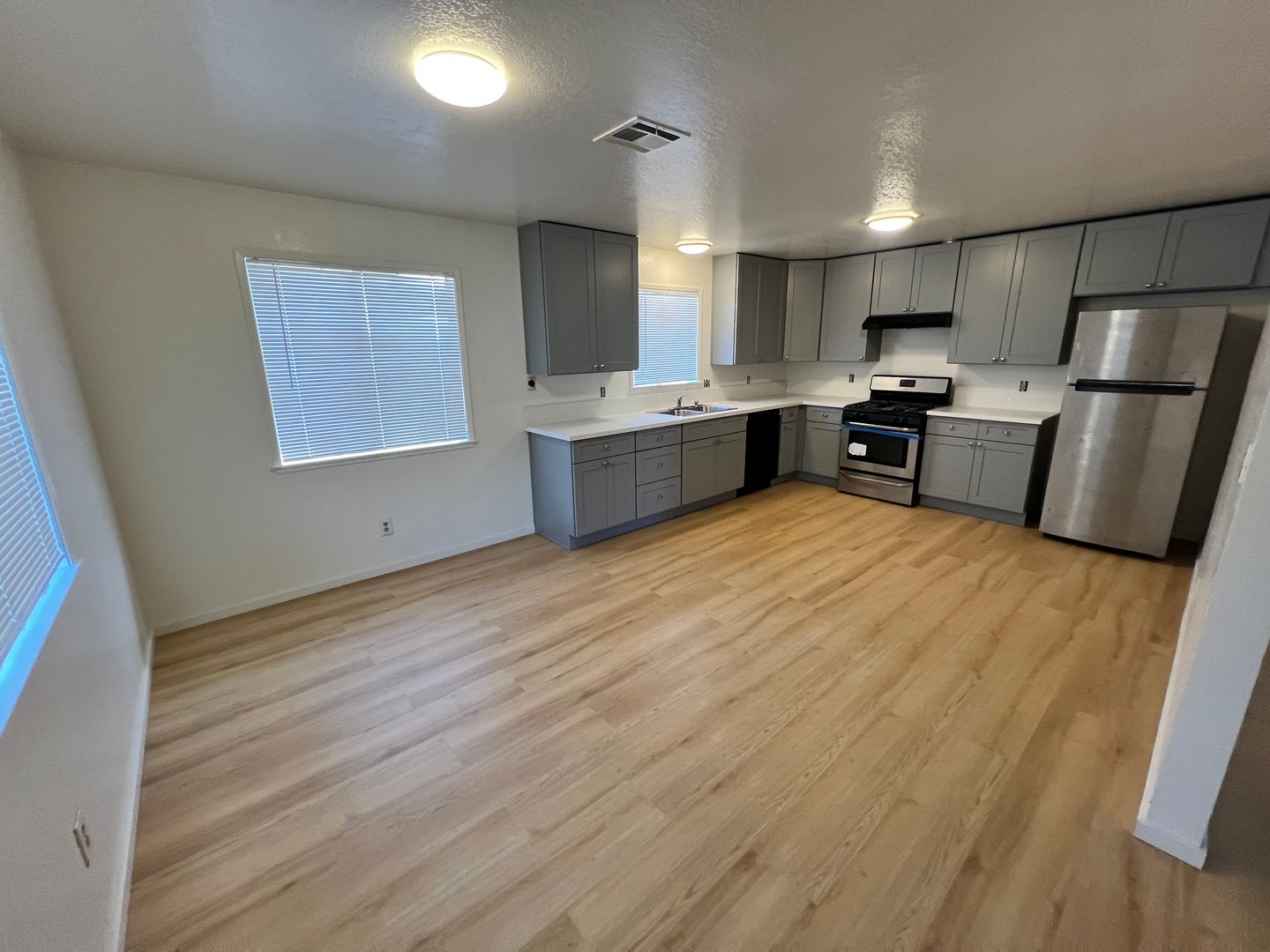 Bellflower Apartment: 8748 Cedar Street