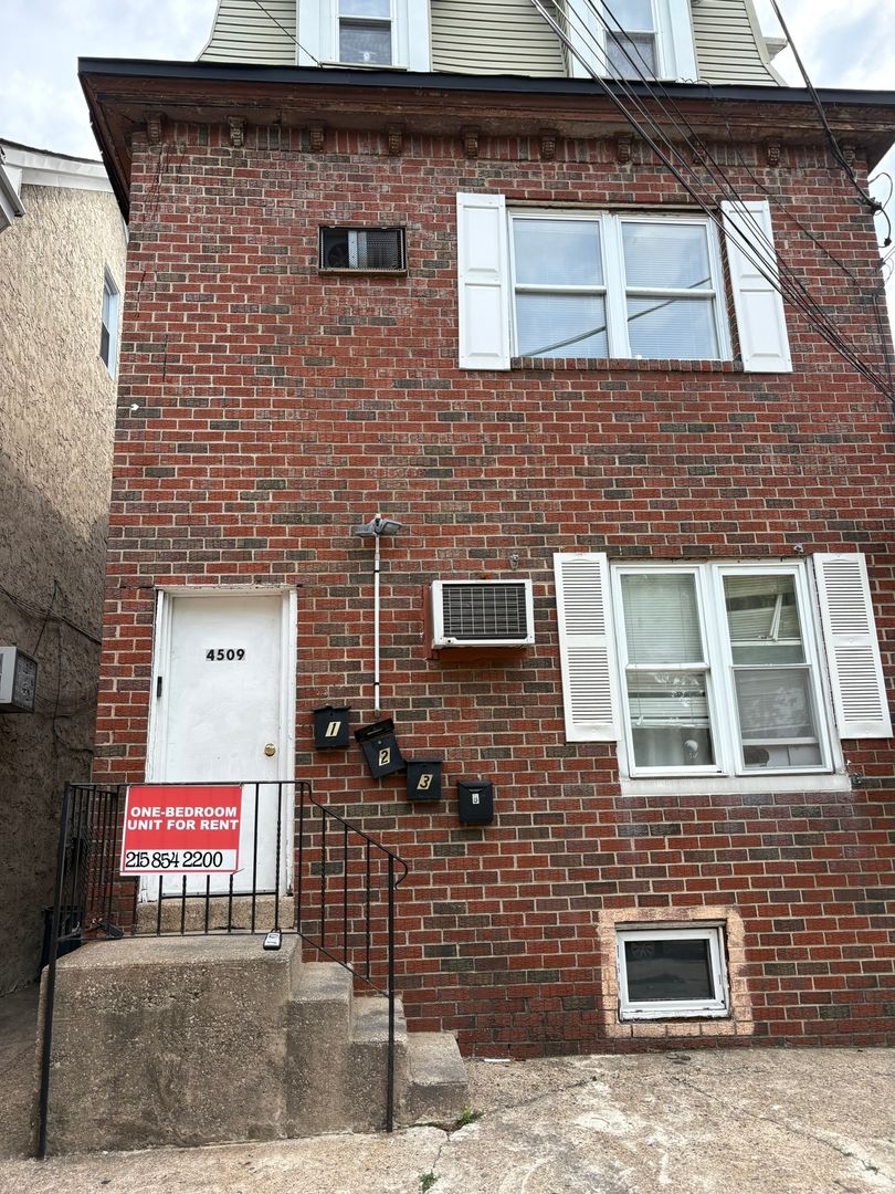 Philadelphia Apartment: 4509 Rhawn St