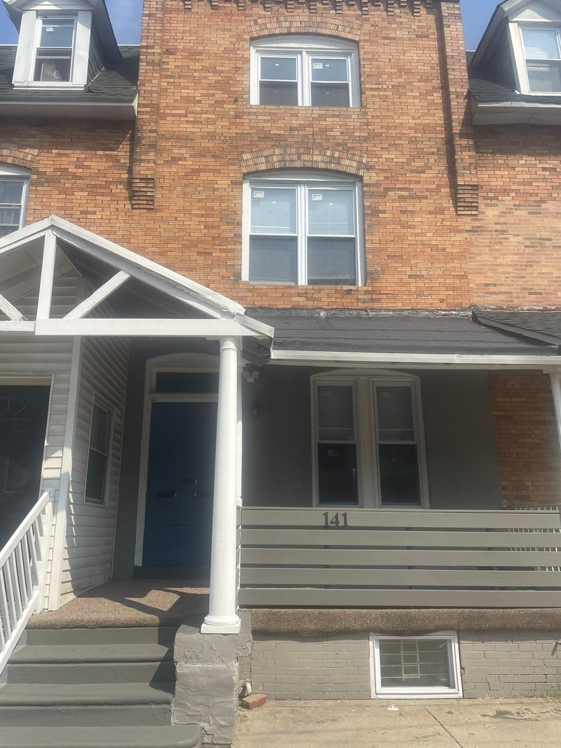 Philadelphia Apartment: 141 N. Farson St