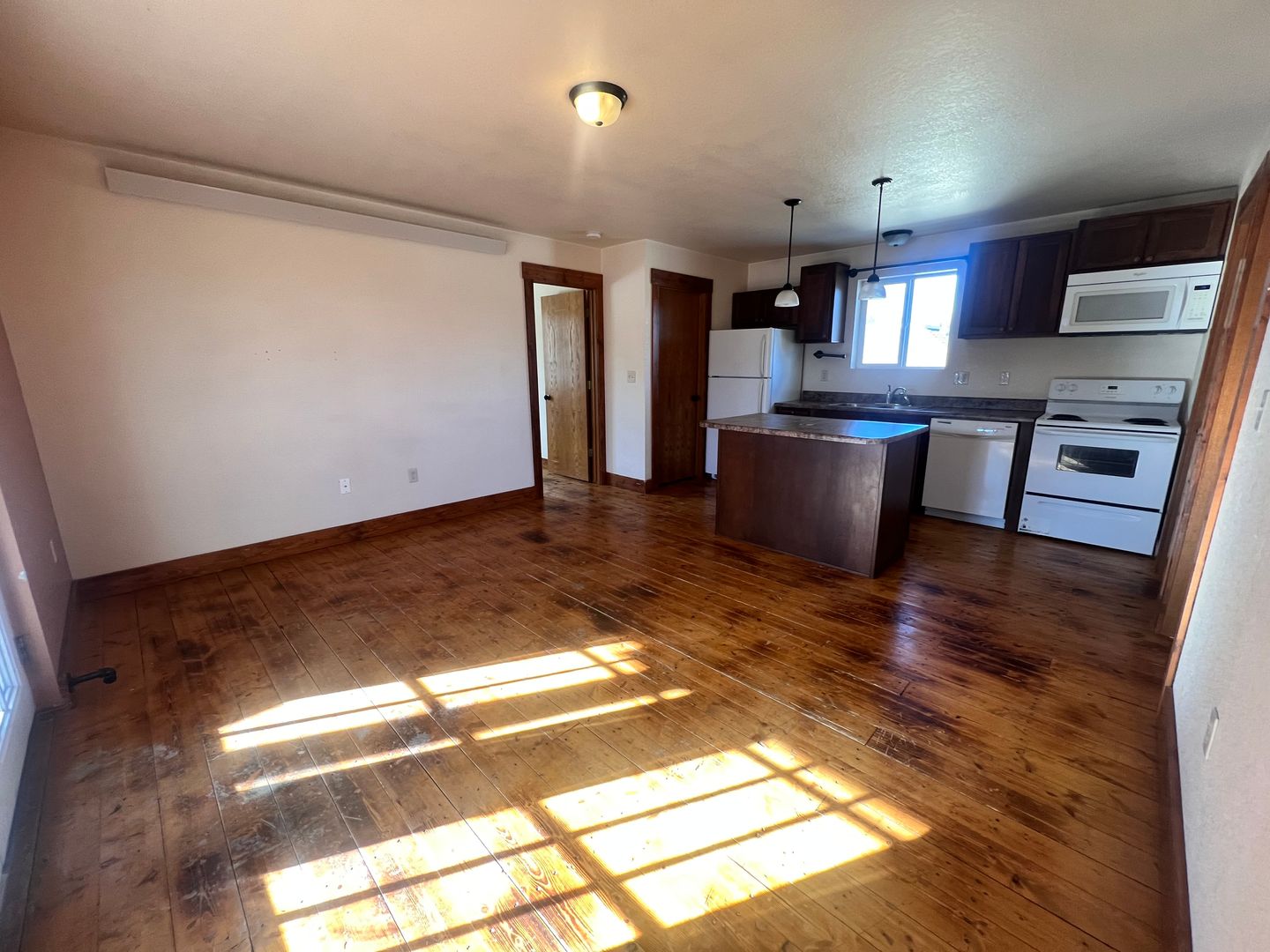 Spearfish Apartment: 932 Saint Joe St