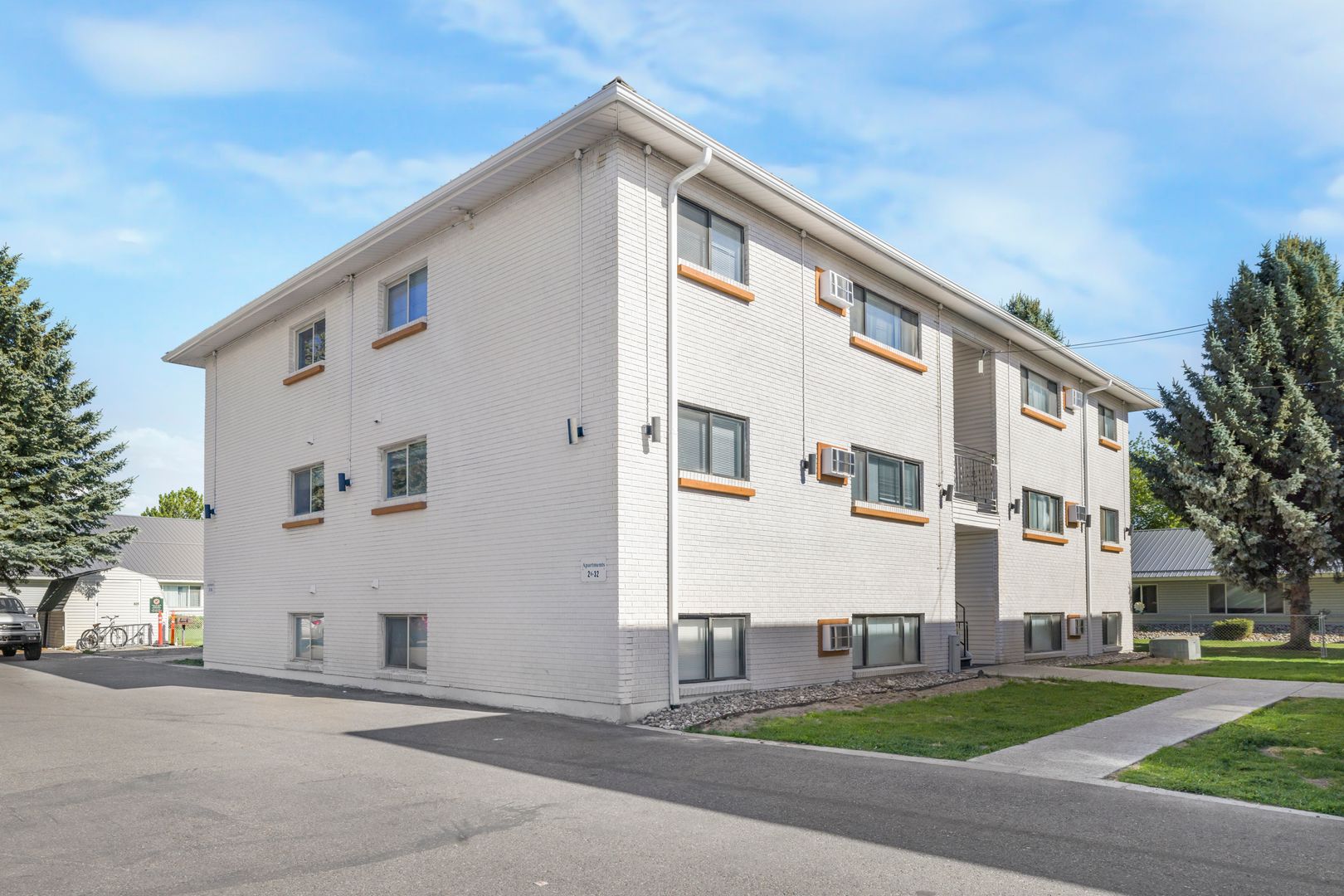 Rexburg Apartment: 457 S 4th W