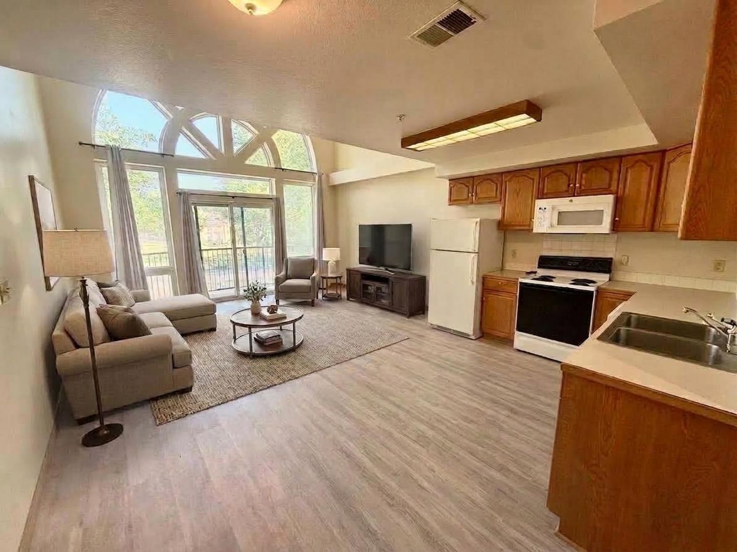 Move In & Save - 2 Week FREE Rent - Low Deposit!! 2 Bedroom Downtown Fort Collins Apartment | Walk to Old Town & CSU 7 of 12
