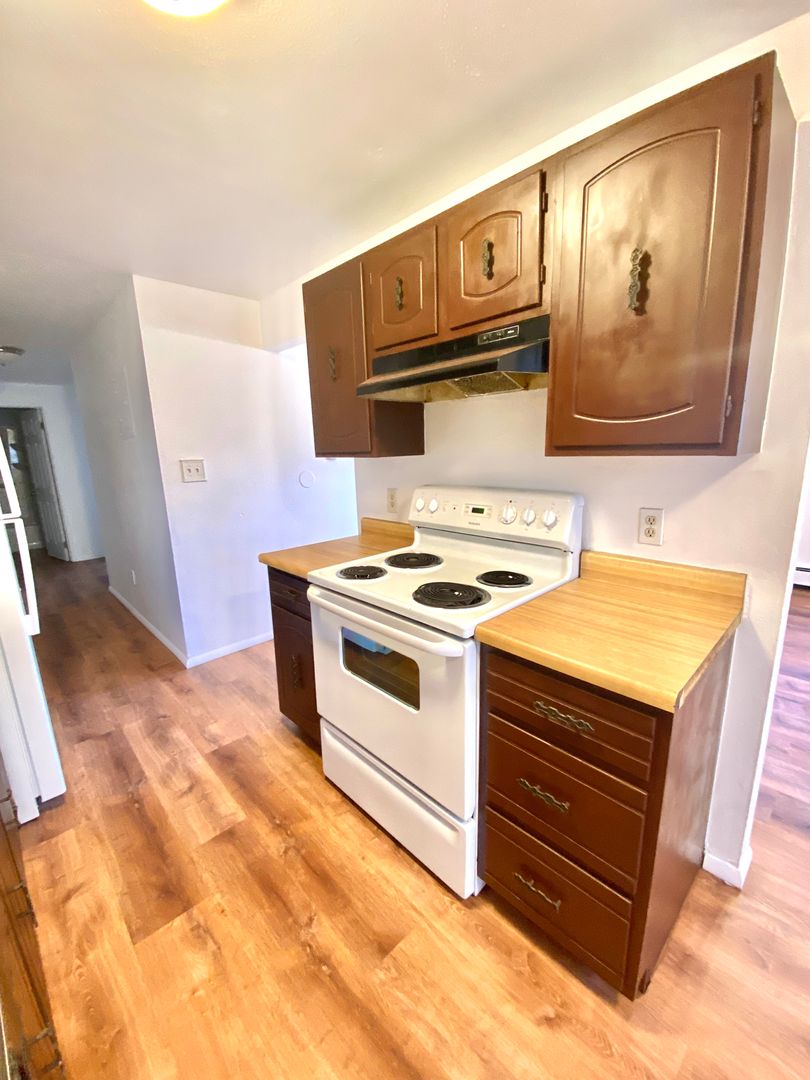 Evans Apartment: 2905 Glendale Drive