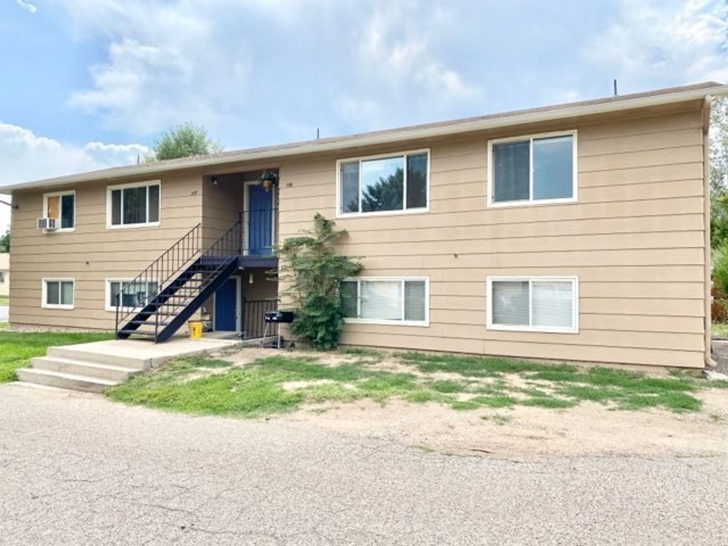 Loveland Apartment: 1115-1121 East 5th Street