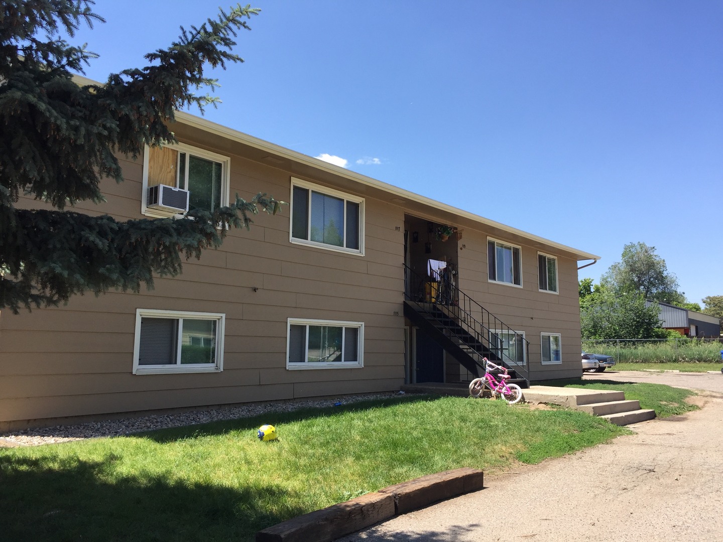 Loveland Apartment: 1115-1121 East 5th Street