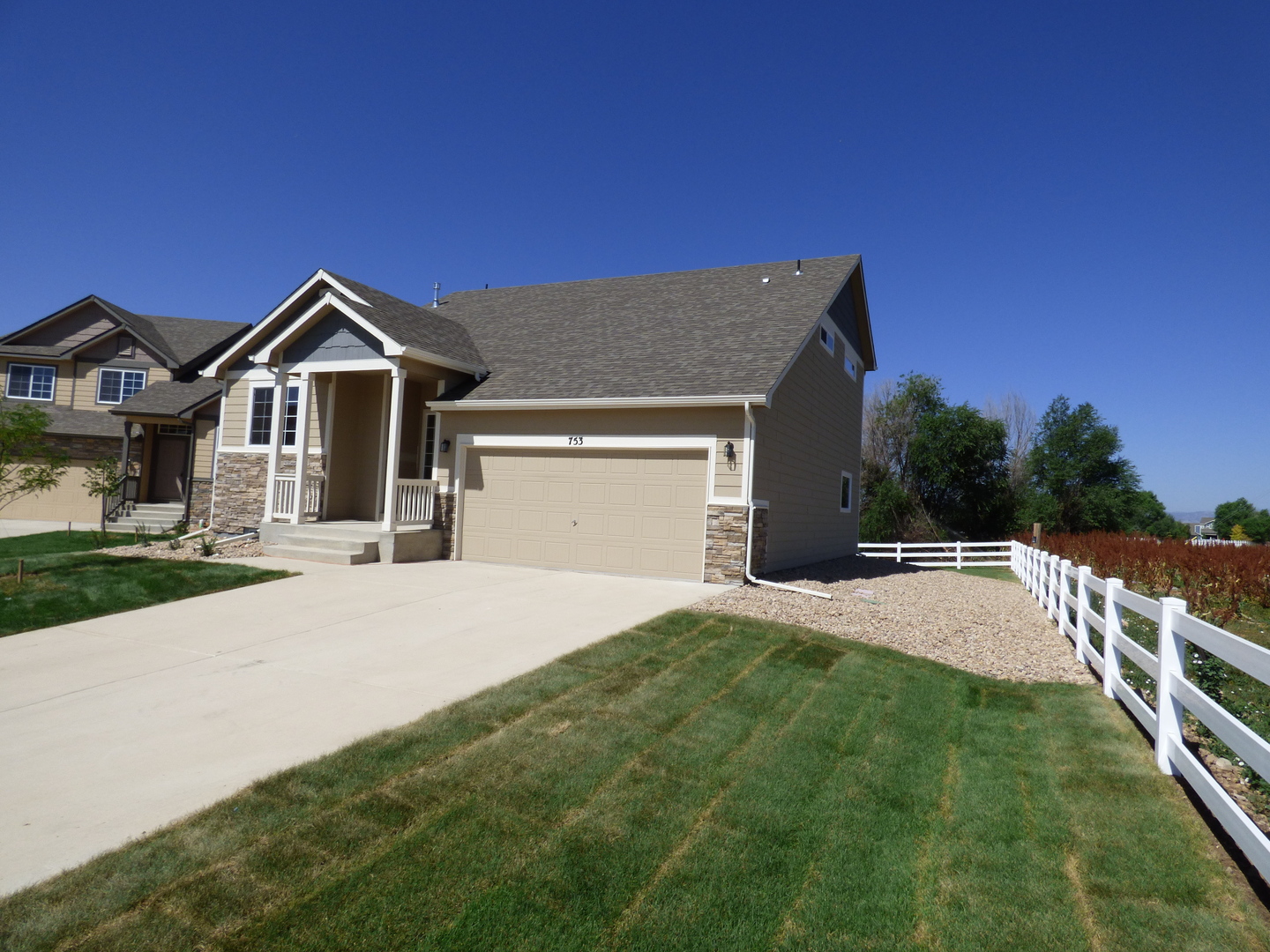 Windsor House: 753 Lakebrook Court
