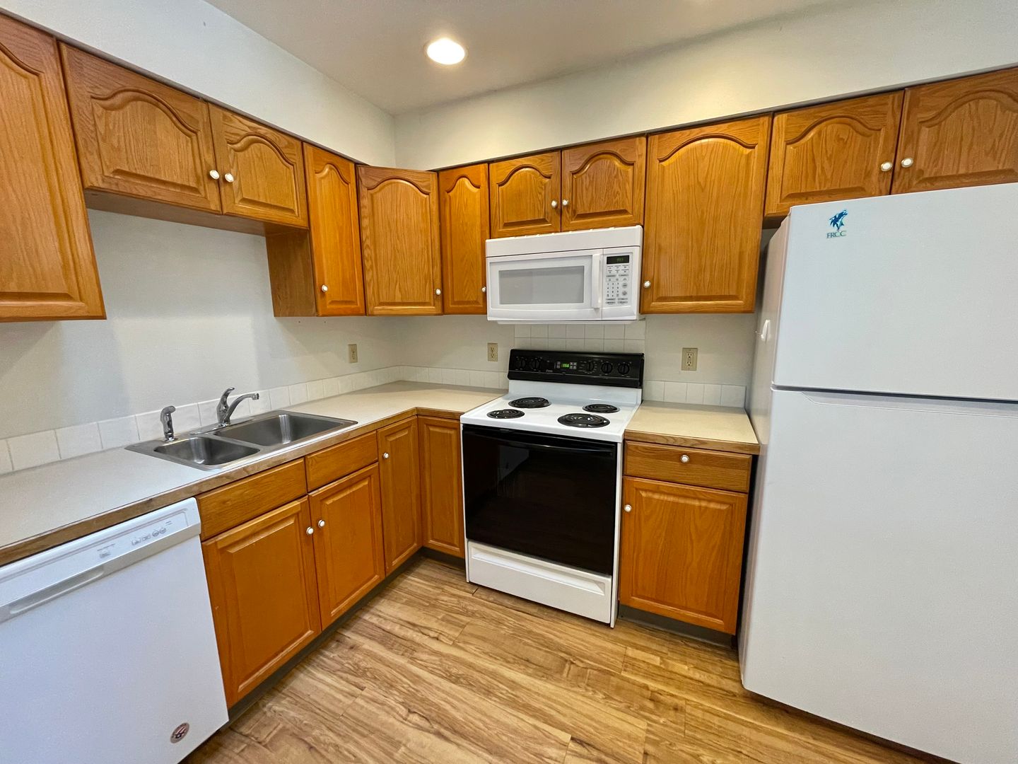 Move In & Save - 2 Week FREE Rent - $700 Deposit!! Downtown Fort Collins Apartment | Walk to Old Town & CSU 6 of 12