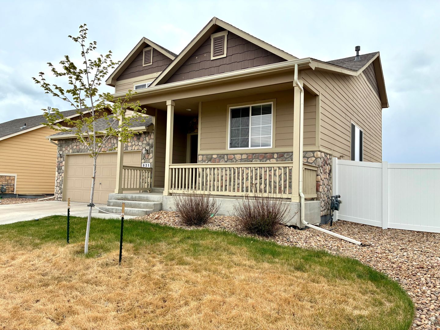 Windsor House: 831 Lakebrook Court