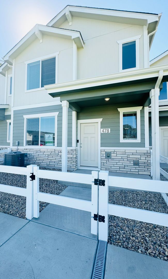 Johnstown Townhome: 478 Condor Way