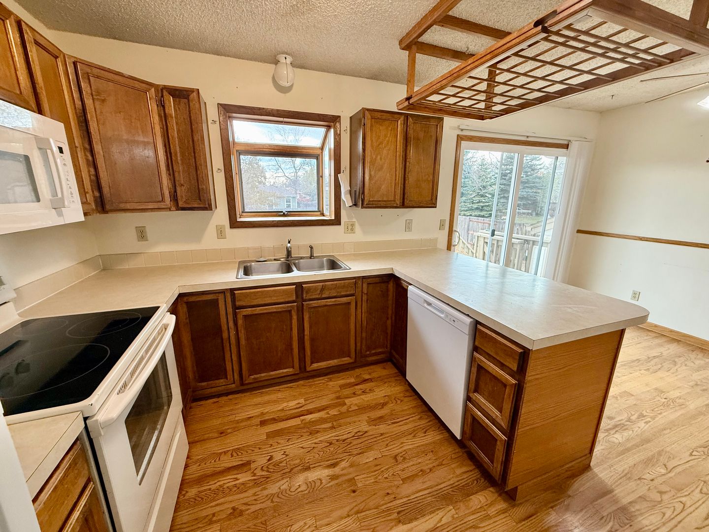 Loveland House: 902 Bayberry Drive