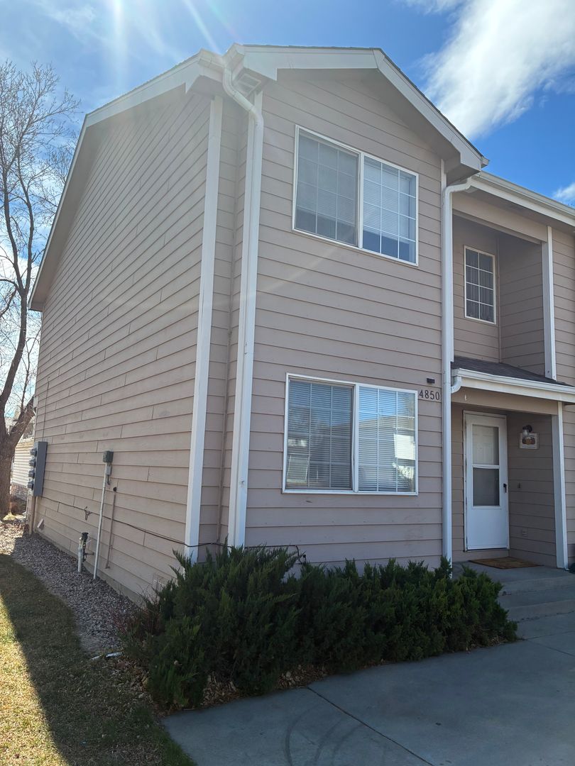 Loveland House: 4850 Basswood Drive