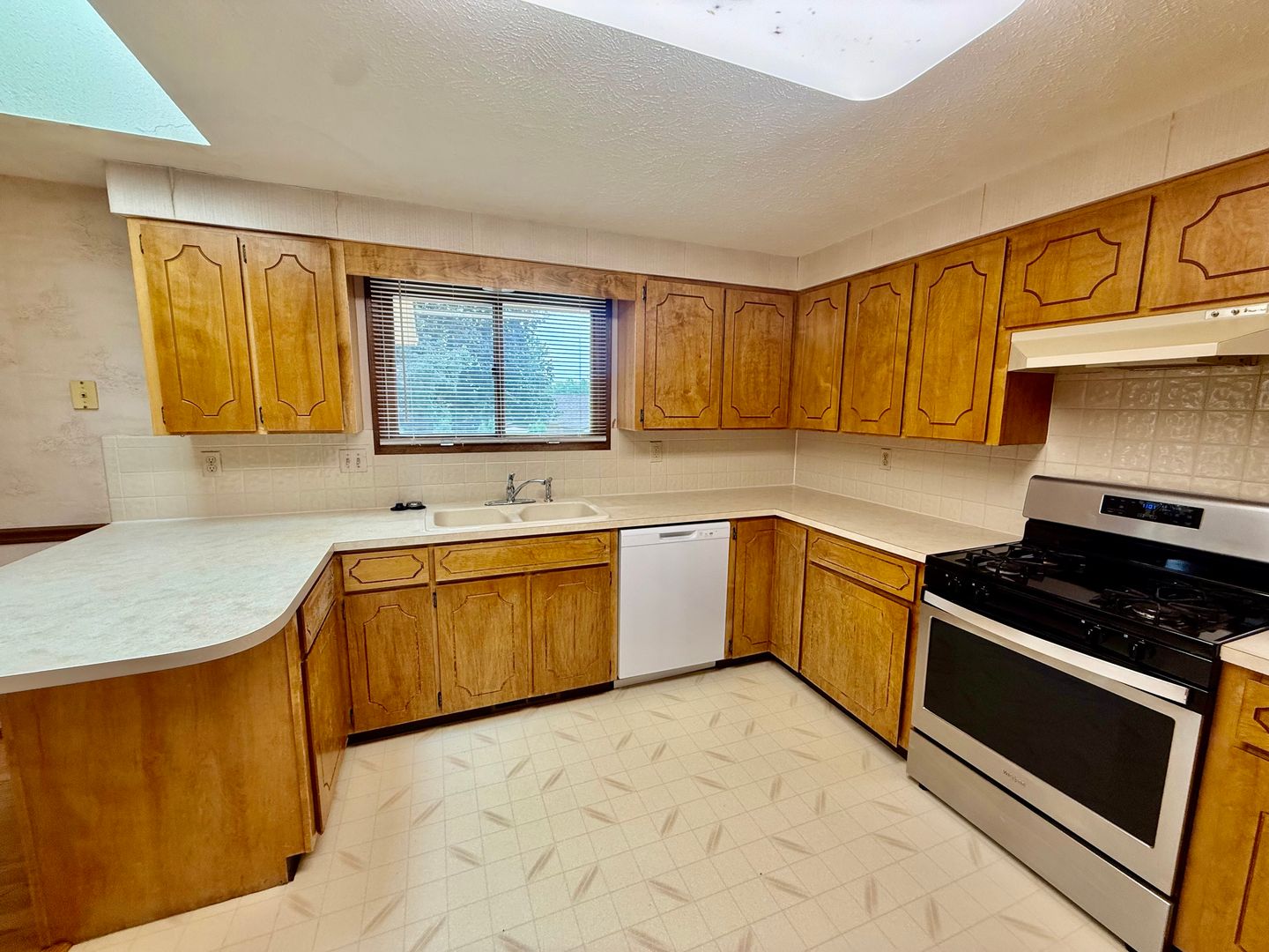 Loveland House: 4808 North Franklin Avenue