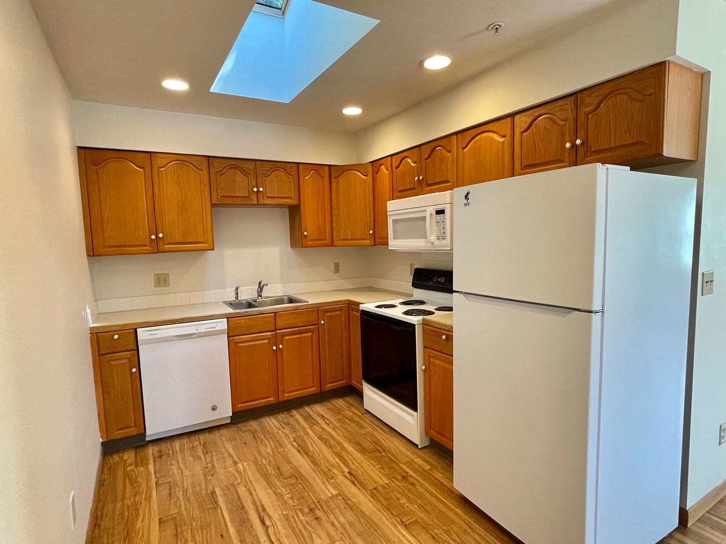 Move In & Save - 2 Week FREE Rent - $700 Deposit!! Downtown Fort Collins Apartment | Walk to Old Town & CSU 5 of 12