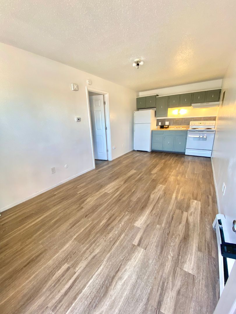 Evans Apartment: 2905 Glendale Drive