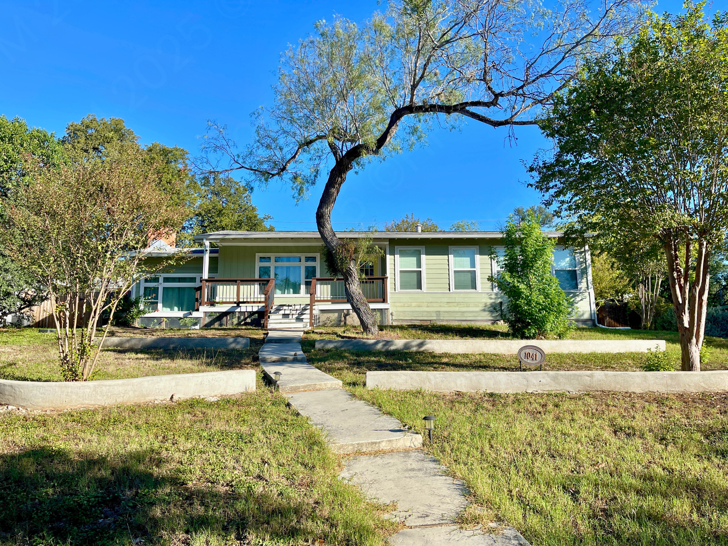 San Antonio House: 1041 Ivy Lane
