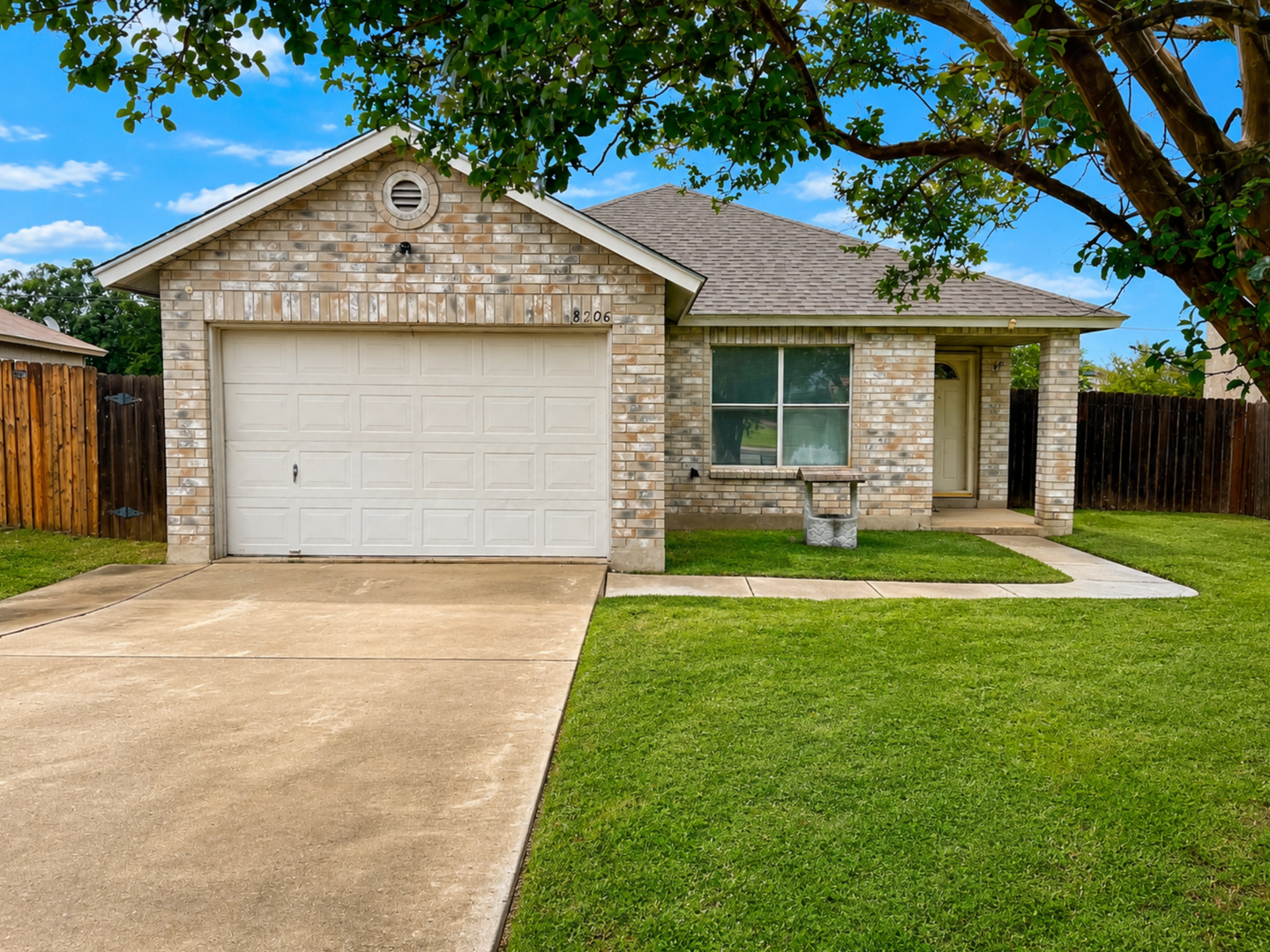 Converse House: 8206 Longhorn Ridge