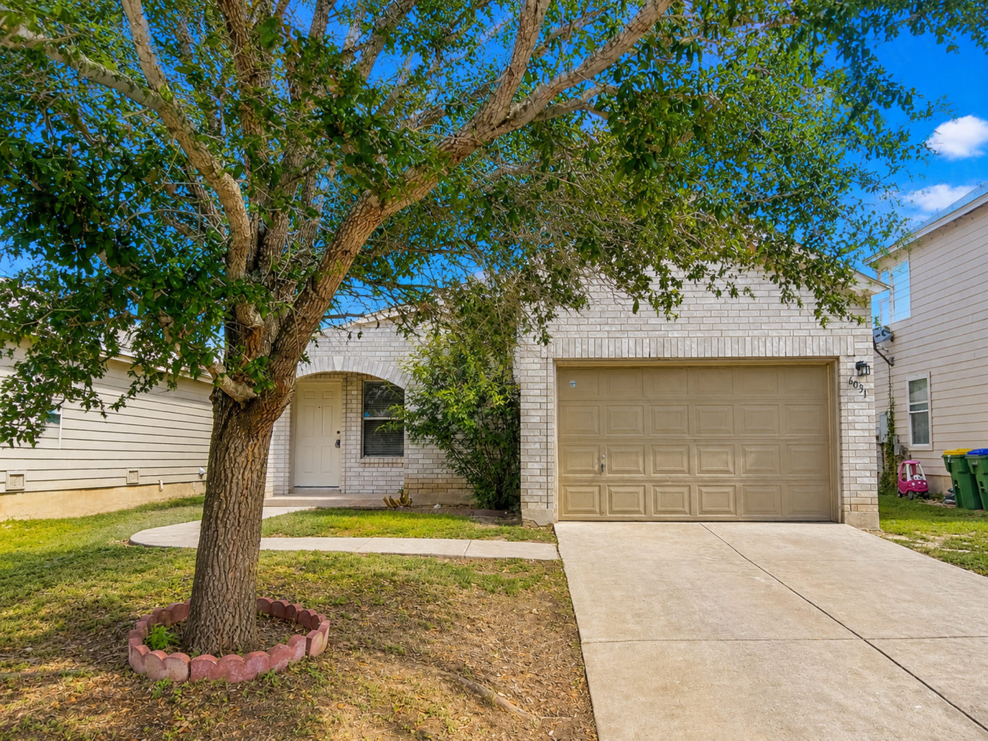San Antonio House: 6031 Kensinger Pass