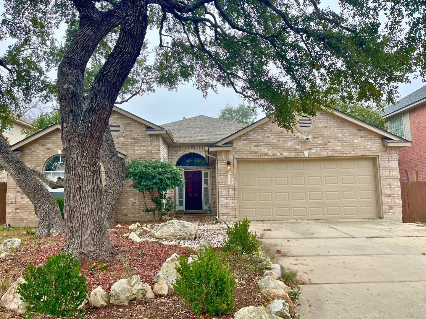 San Antonio House: 11754 Barkston