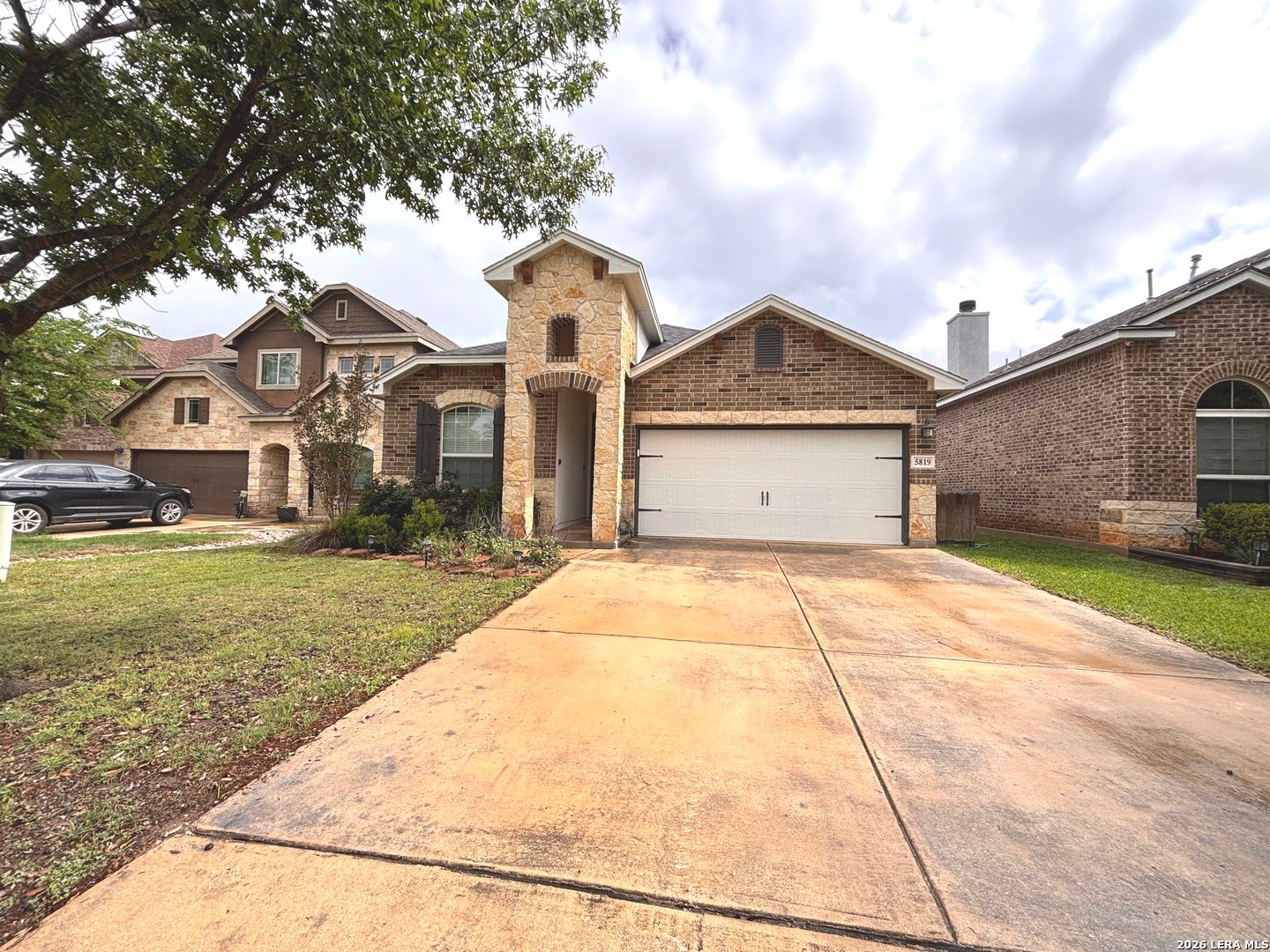 San Anntonio House: 5819 Akin Place