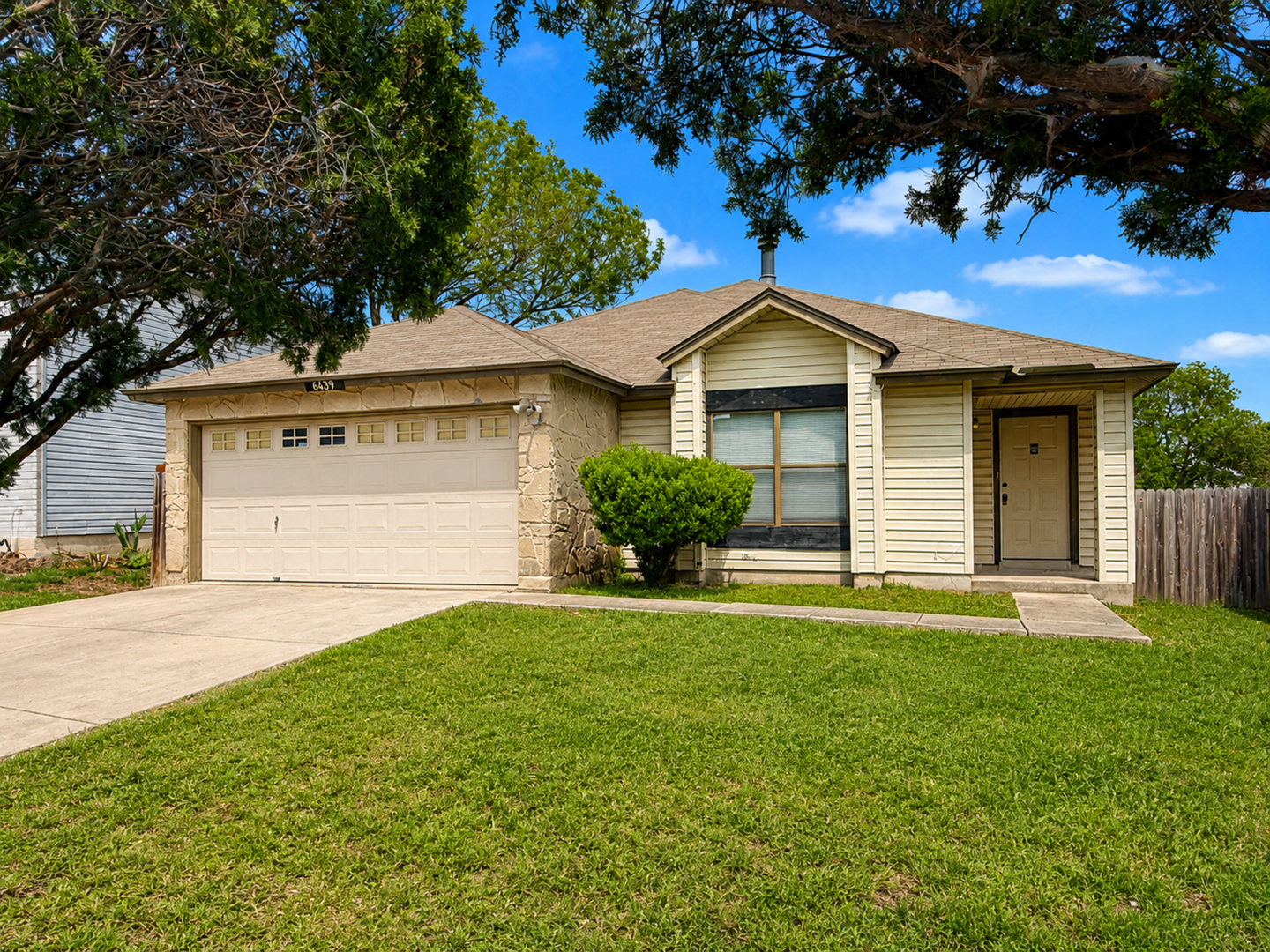 Converse House: 6439 Beech Trail