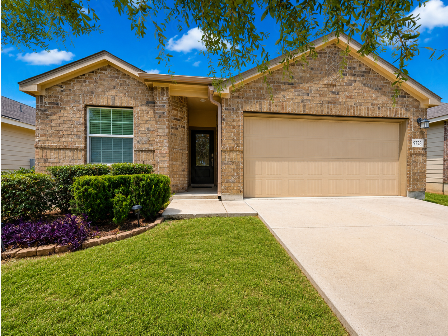 San Antonio House: 9723 Morgans Mills