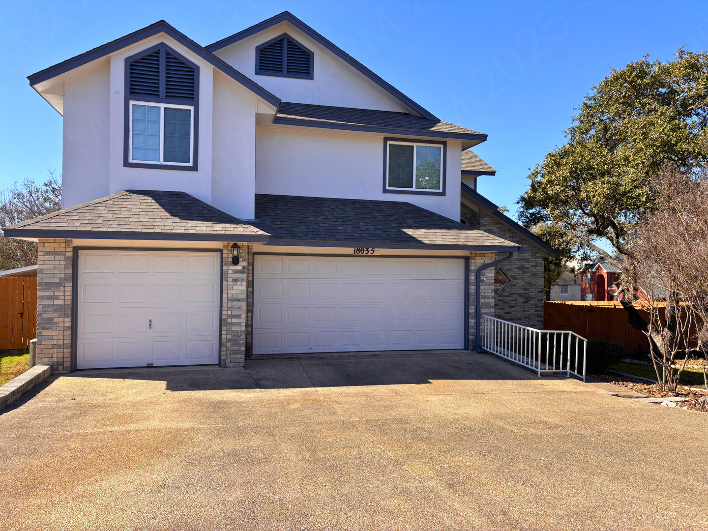 San Antonio House: 18035 Green Knoll