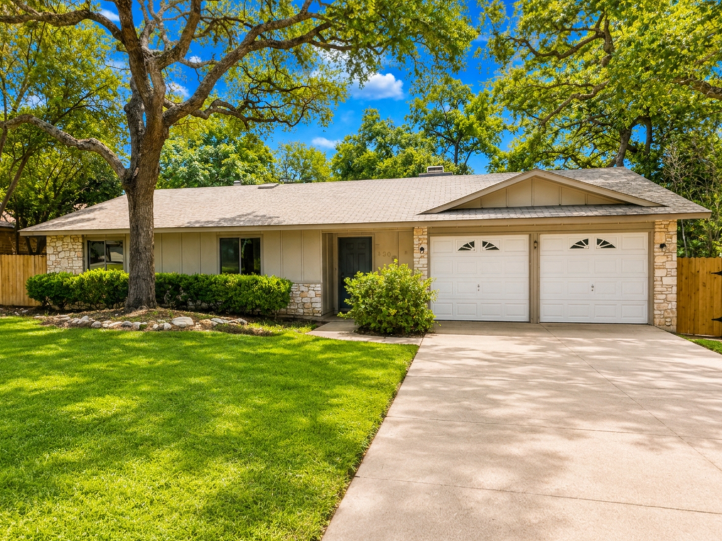 San Antonio House: 8726 Timberbriar