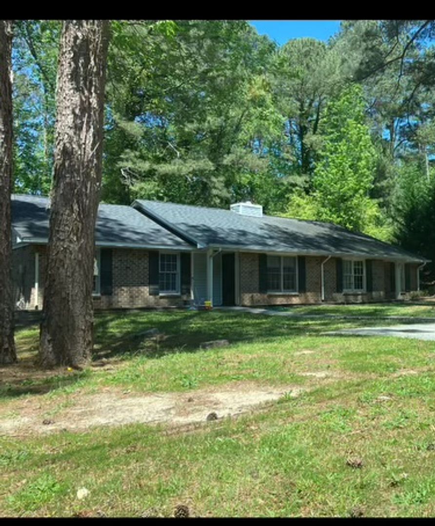 Fayetteville Apartment: Belle Dr