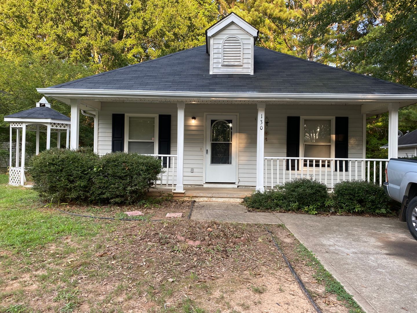 Stockbridge House: 130 N. Main Dr.