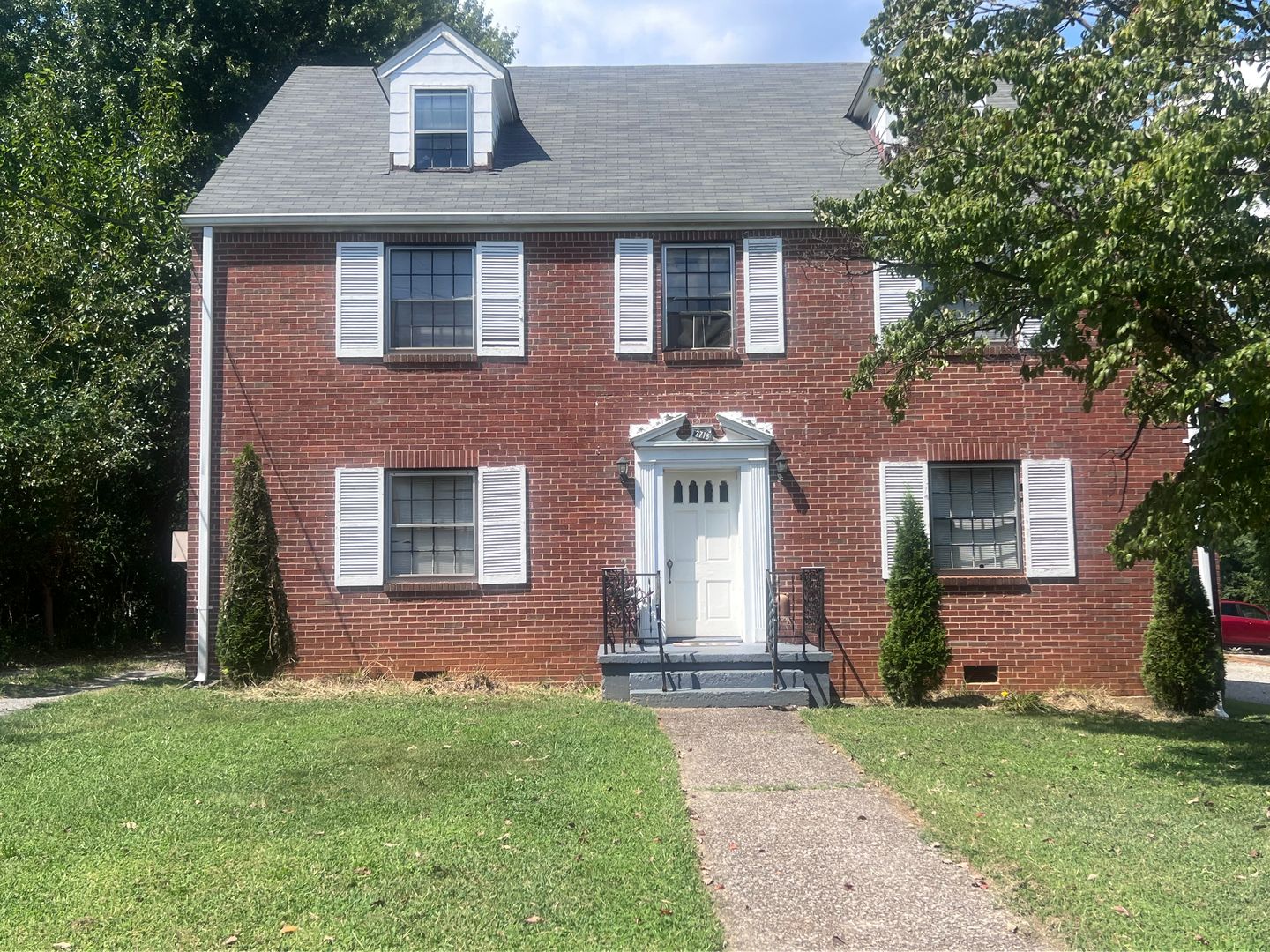 Roanoke Apartment: 2718 Broad Street NW