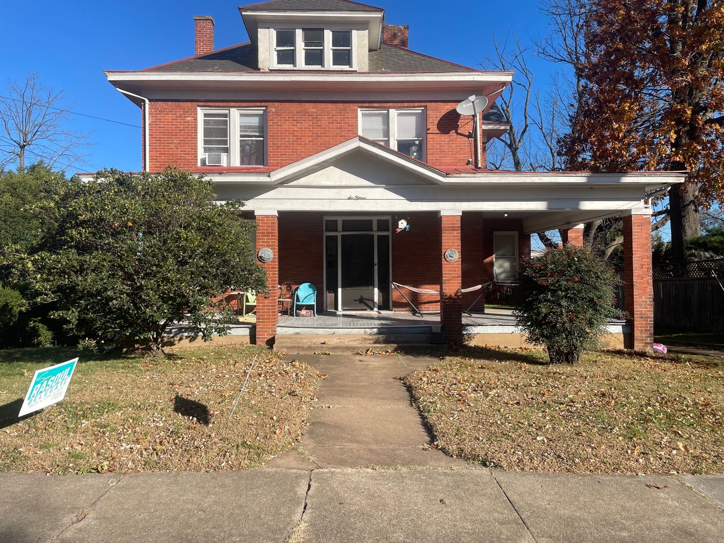 Roanoke Apartment: 615 Day Avenue SW