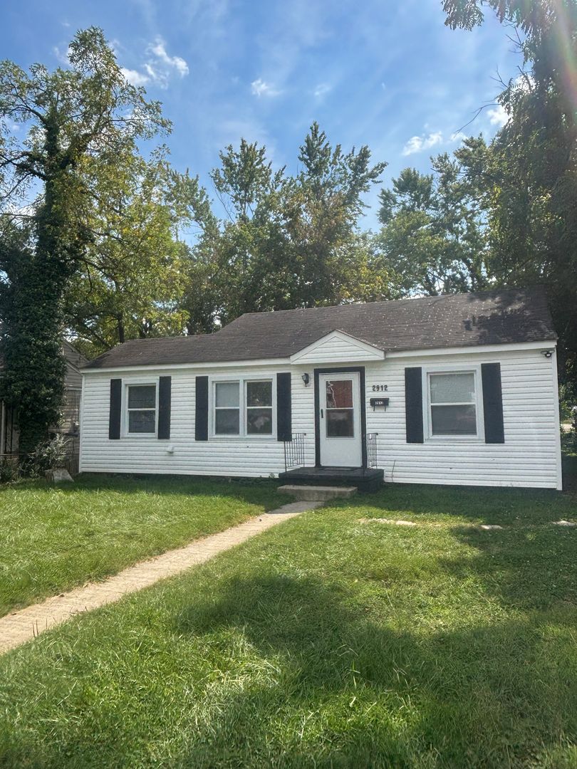 Roanoke House: 2912 Glenrose Ave NW