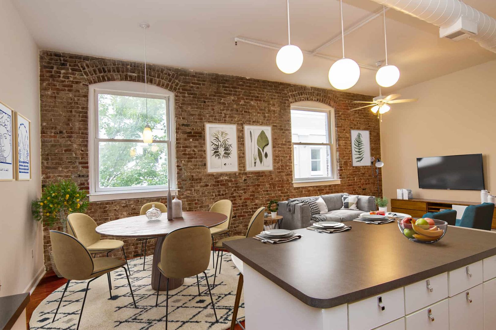 Memphis Apartment: 105 South Main Street