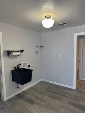 Listing photo thumbnail