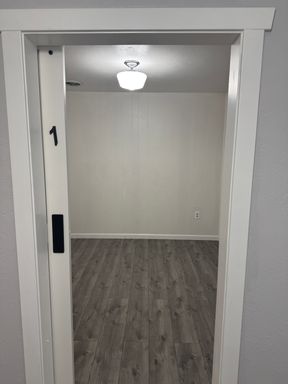 Listing photo thumbnail