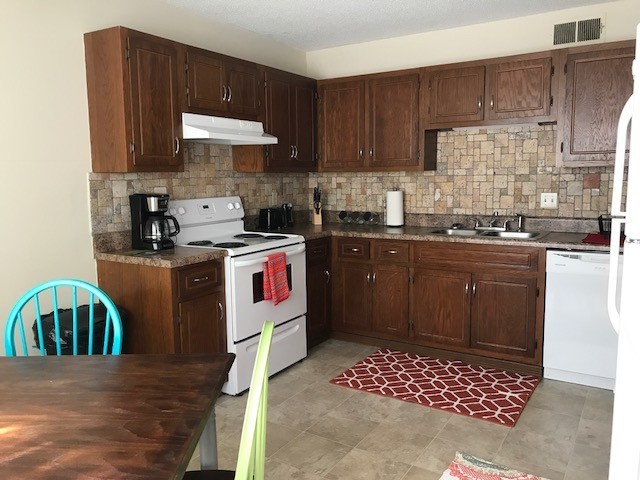 Florence Apartment: 3410 Chisholm Rd