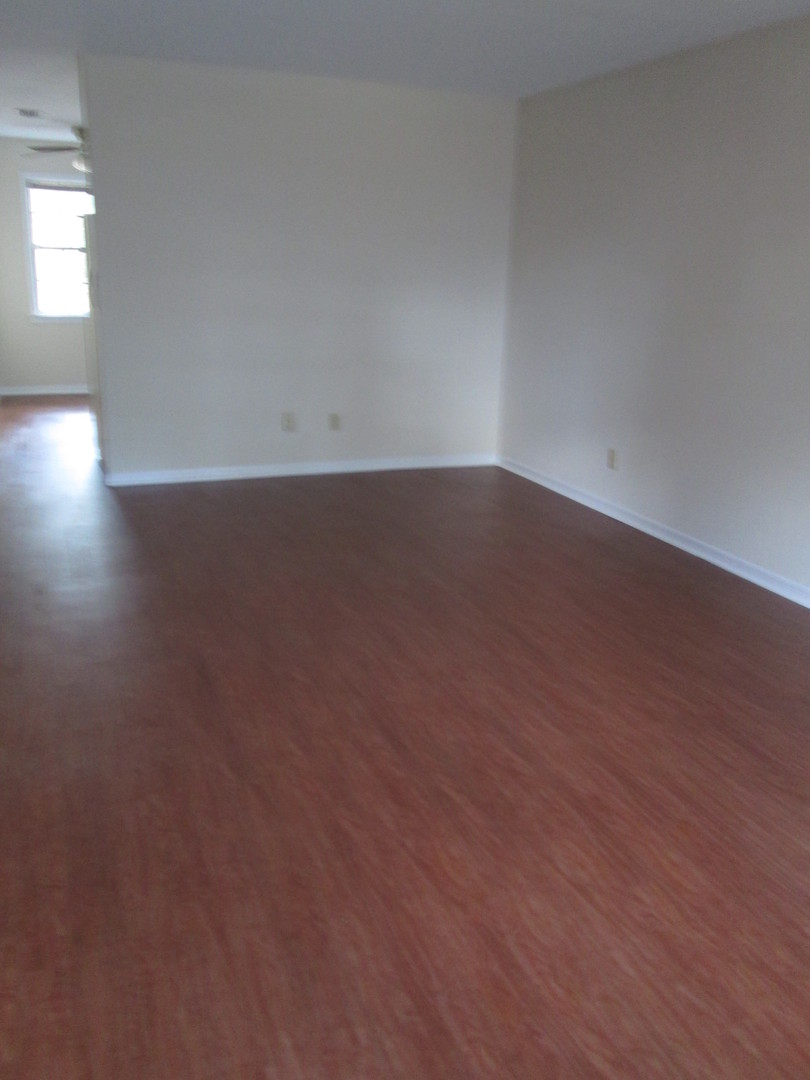 FLORENCE Apartment: CYPRESS GARDENS