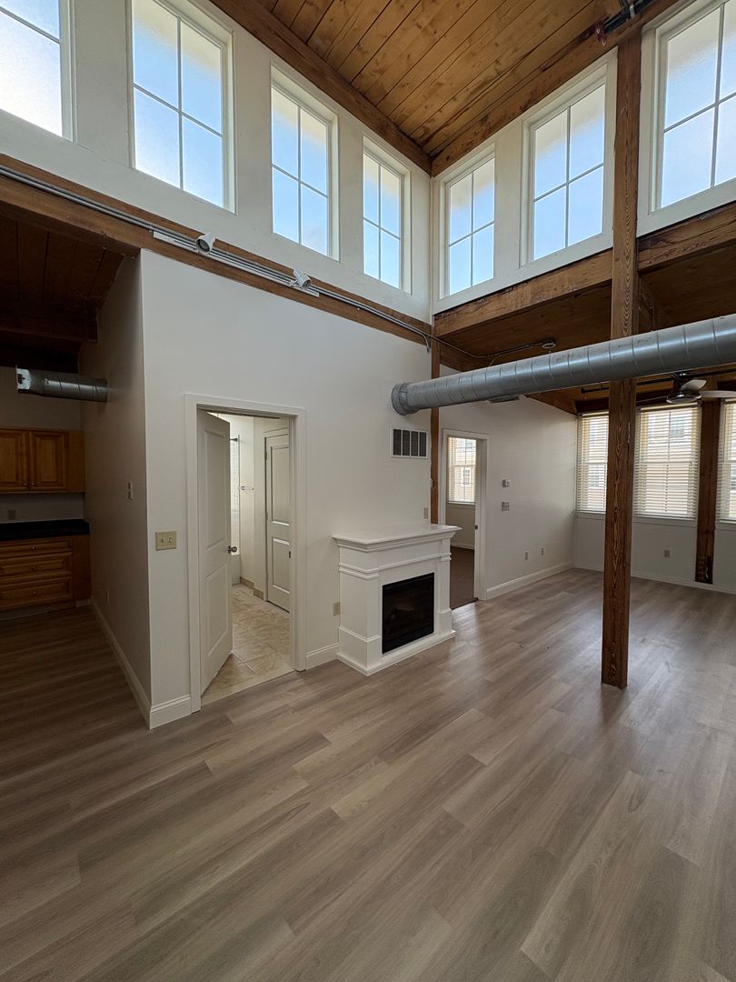 Whitman Apartment: 7 Marble Street