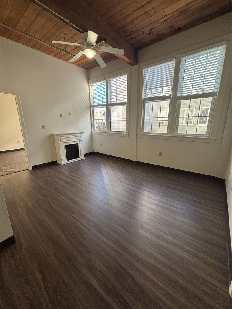 Rockland Apartment: 51 Maple Street