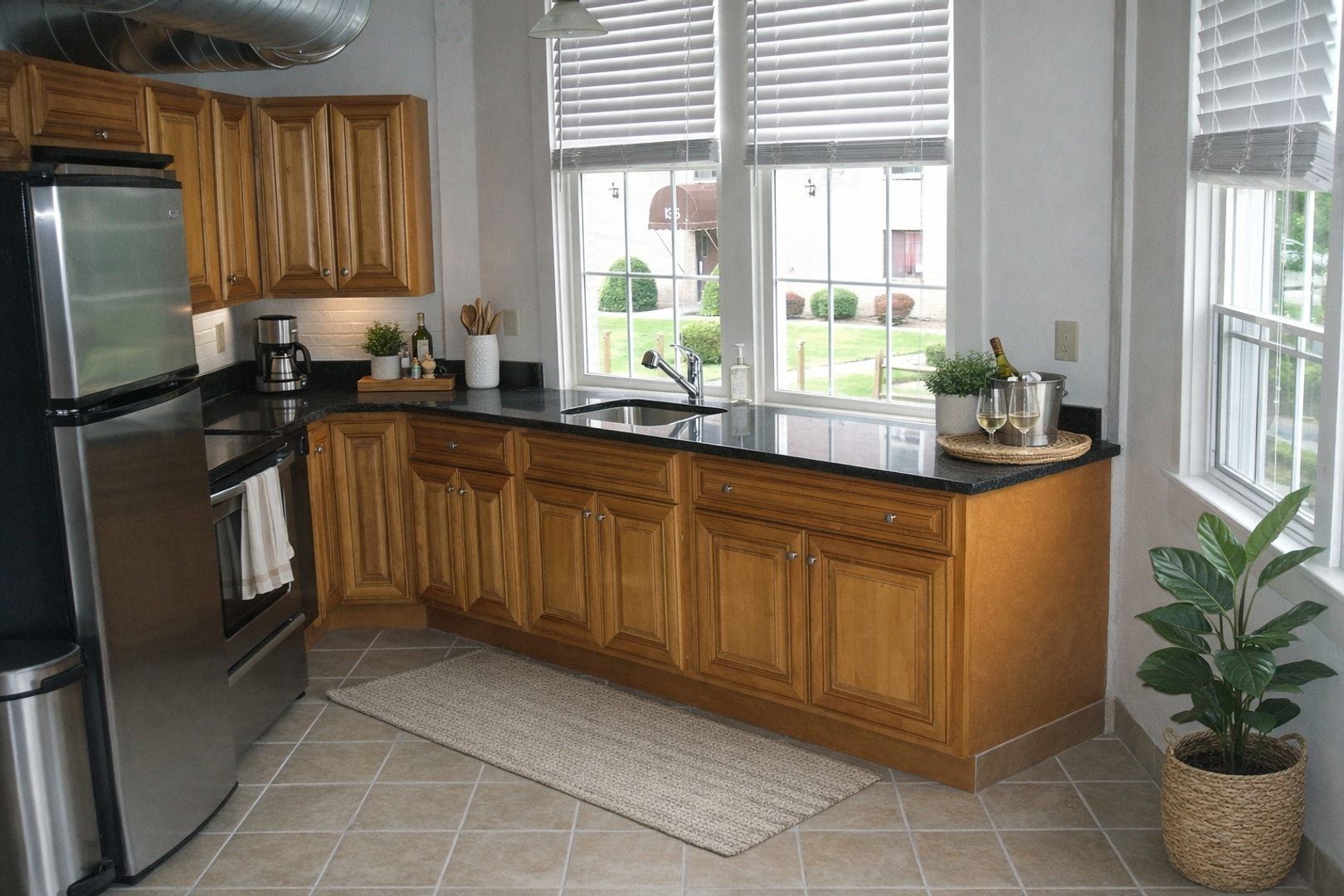 Rockland Apartment: 51 Maple Street