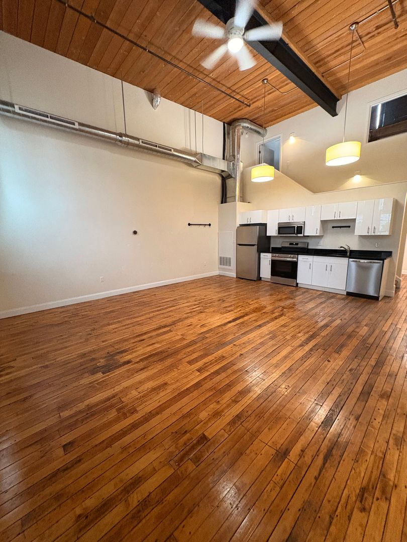 Middleorough Apartment: 31 East Main Street