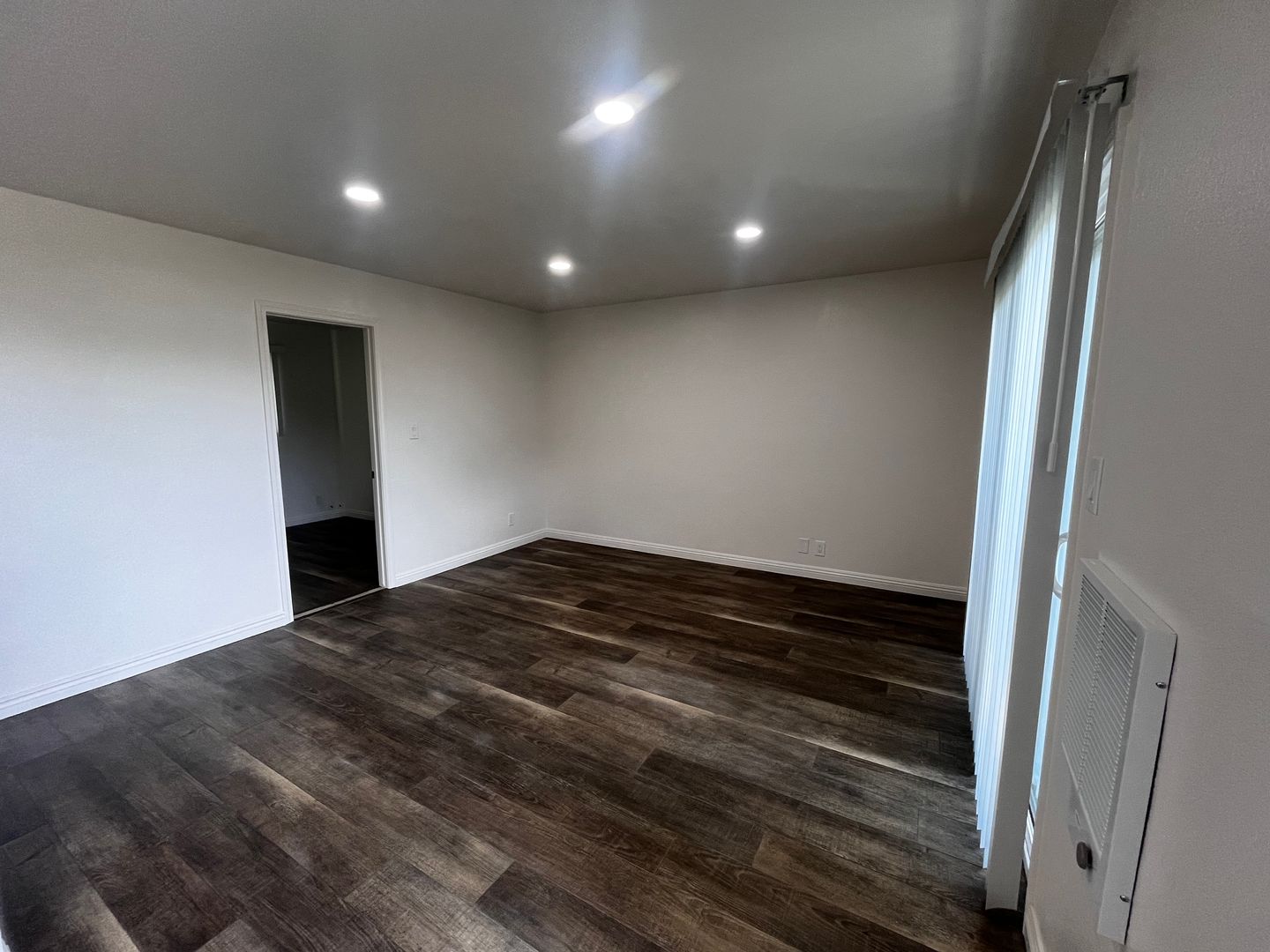 Oxnard Apartment: 1300 Edgewood Way