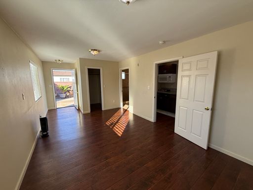 Fresh & Bright Studio in Port Hueneme – All Utilities Included!