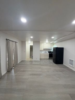 Freshly Updated Studio Apartment in Oxnard!