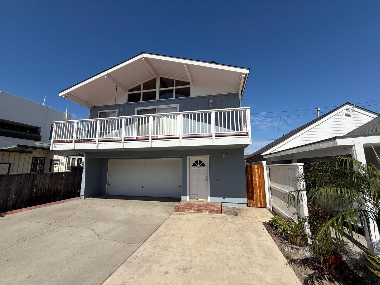 Oxnard House: 145 Van Nuys Avenue