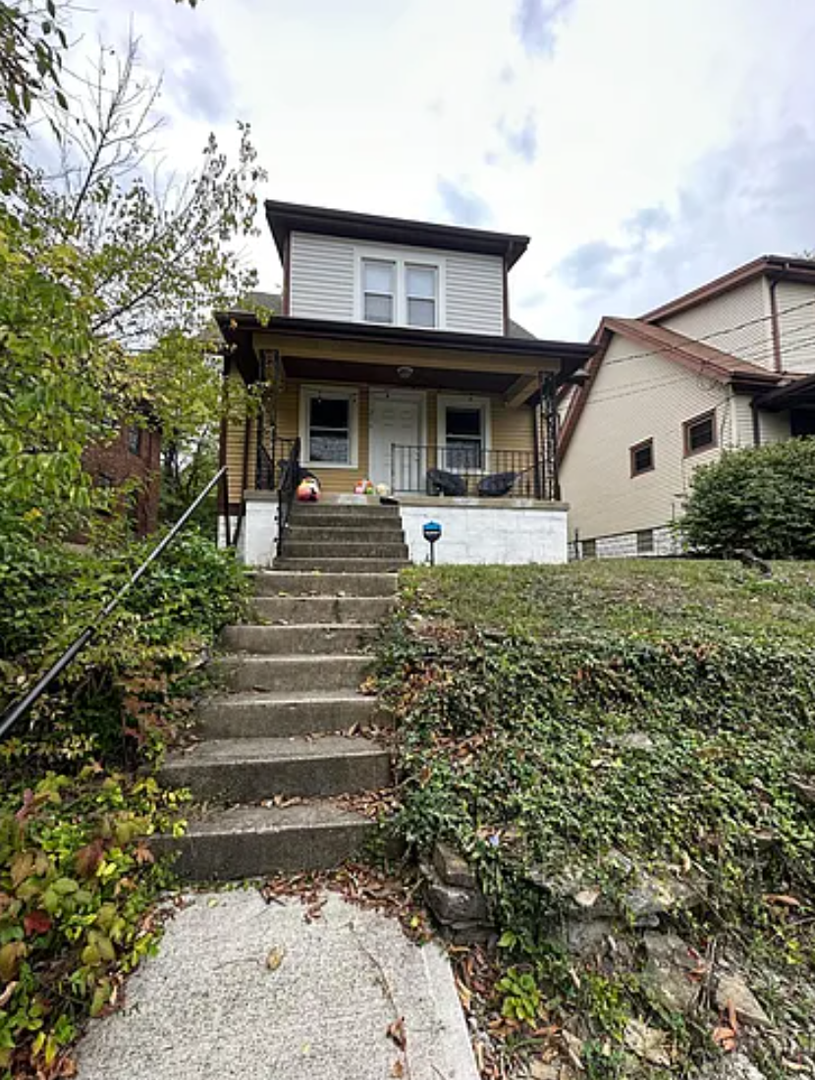 Cincinnati House: 216 Atkinson