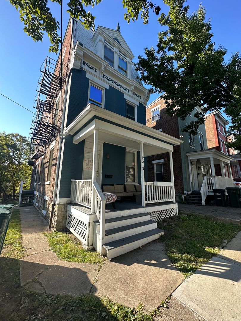 Cincinnati House: 2317 Flora St.