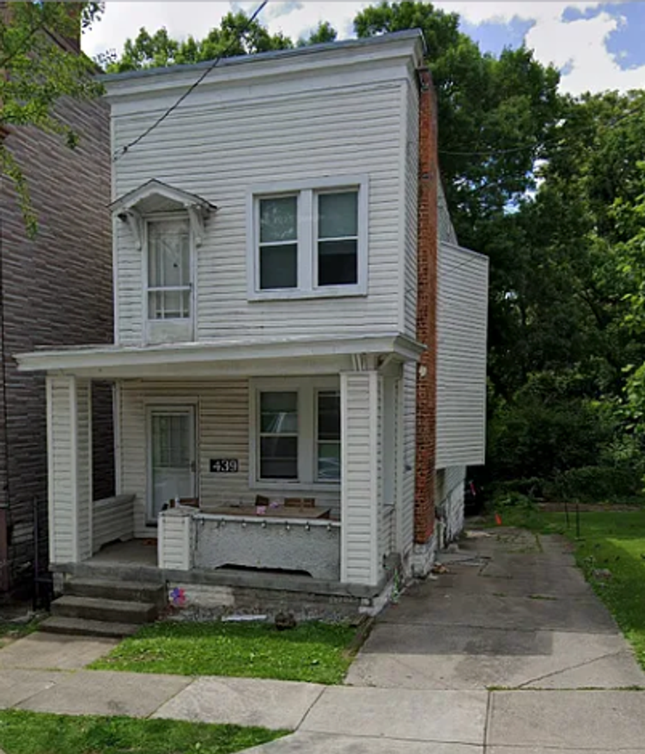 Cincinnati Apartment: 439 Warner St